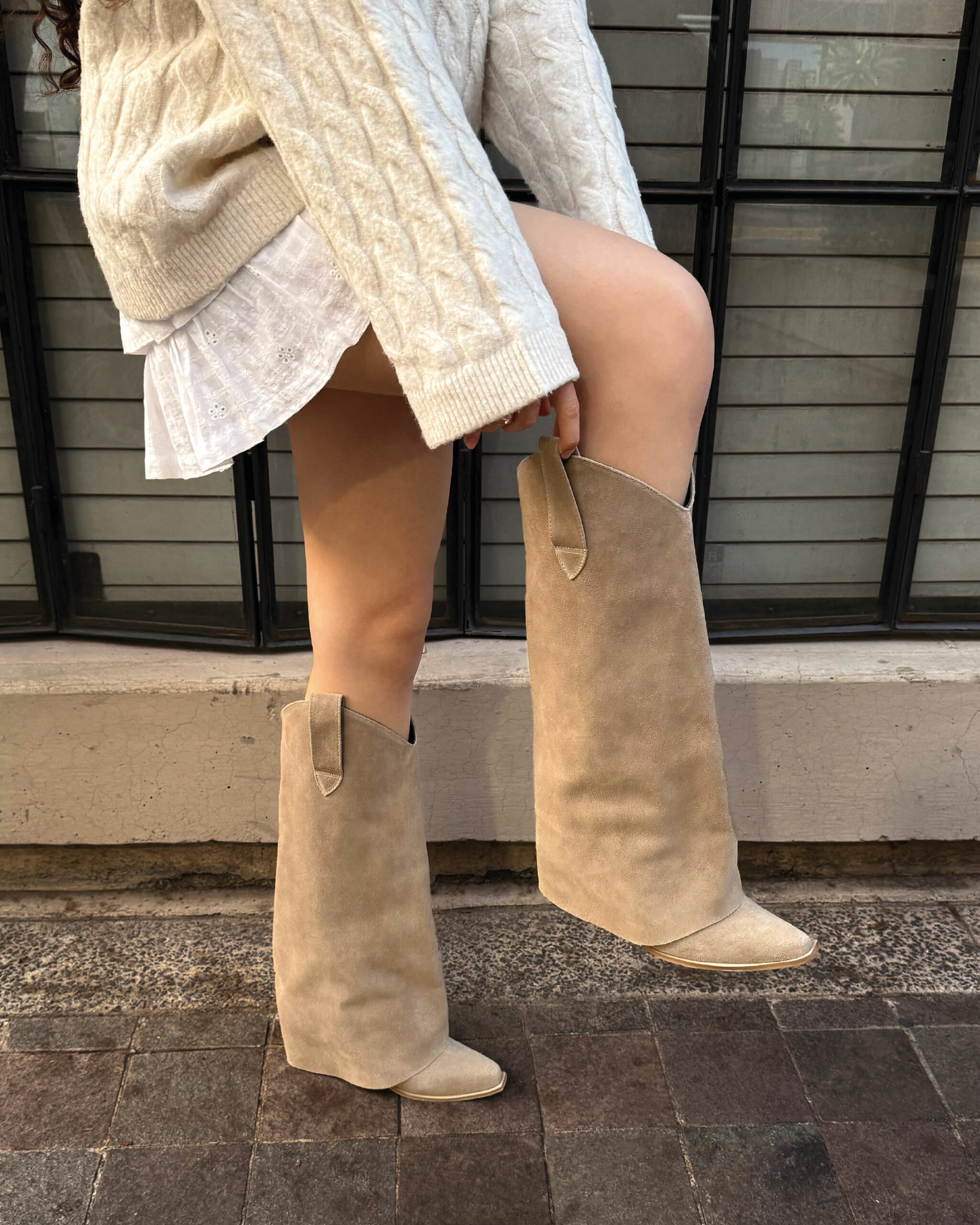 Larissa Piel Genuina Gamuza Beige